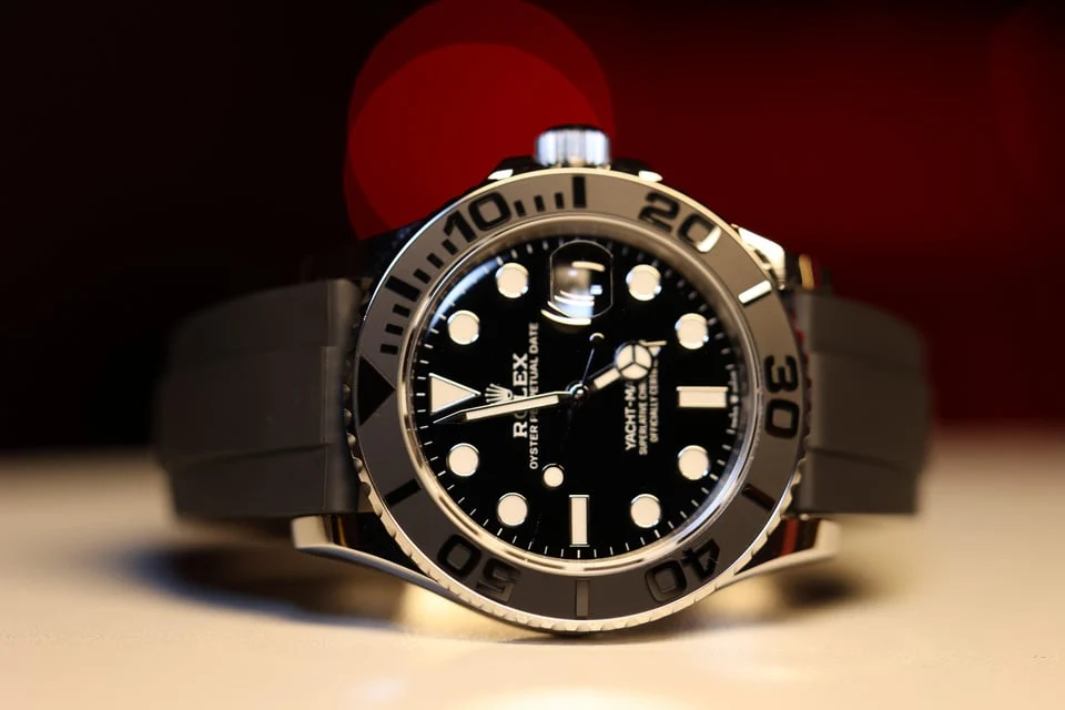 42 mm weighted yacht watch — full watch view