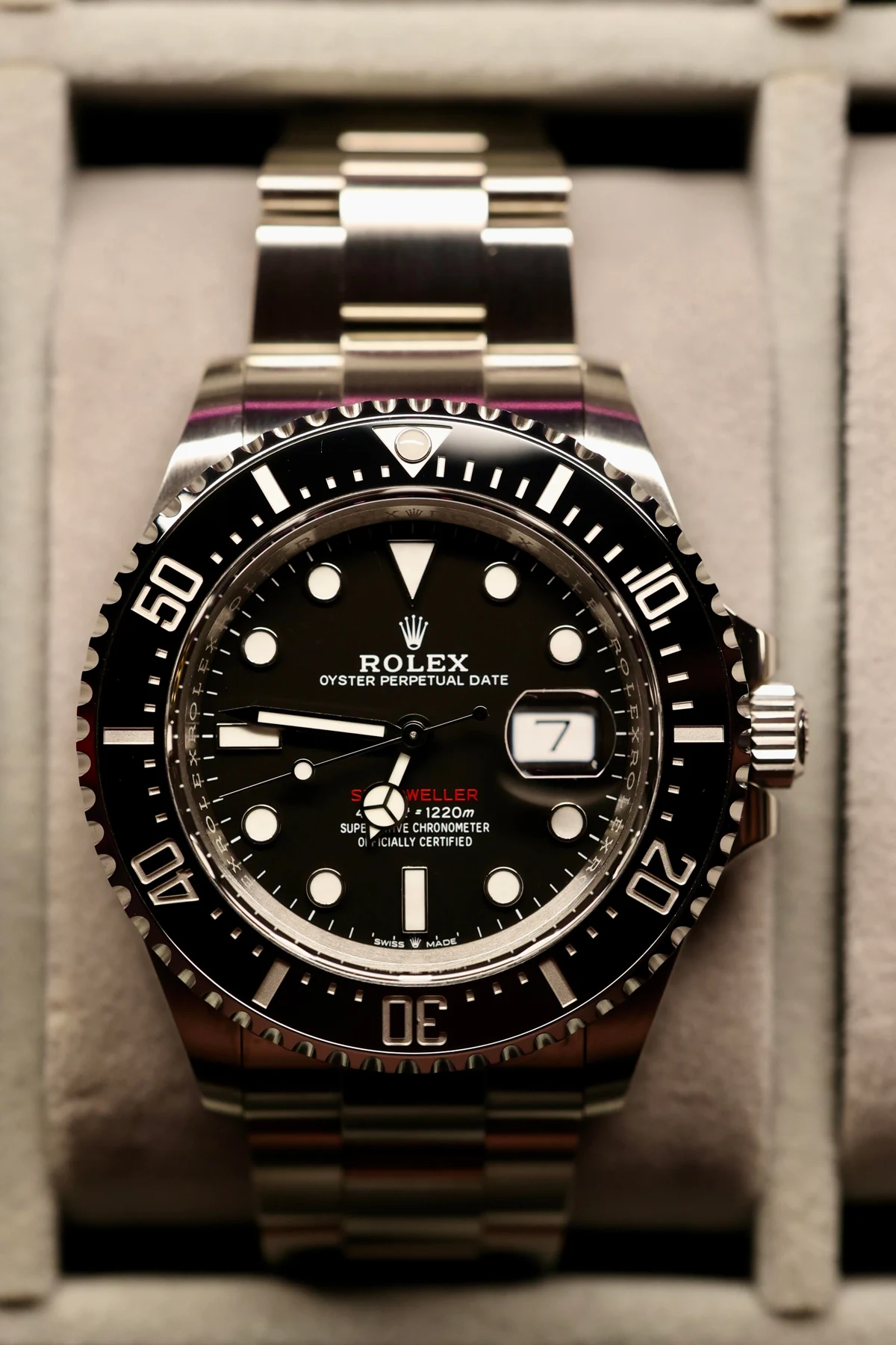43 mm diver refinement — full watch view