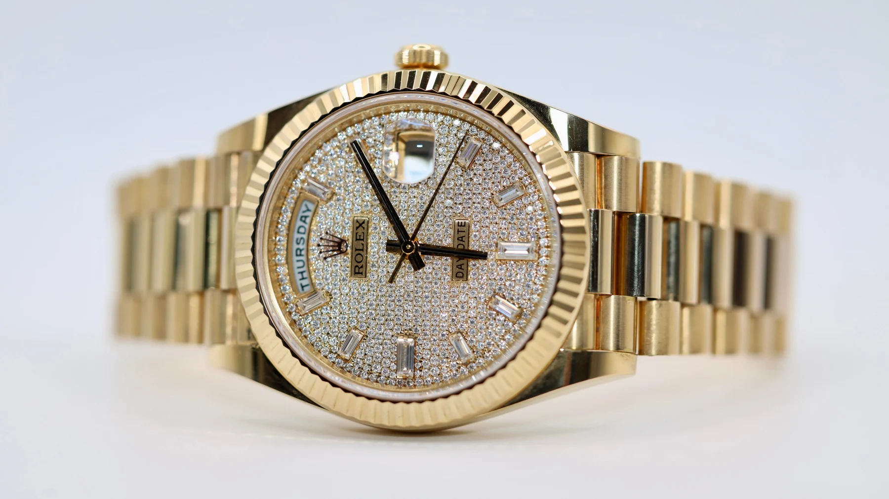 Pavé day-date — full watch view