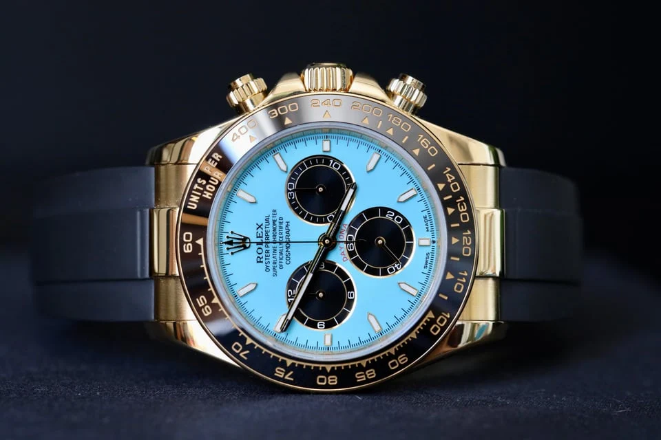 Turquoise & gold on rubber — full watch view